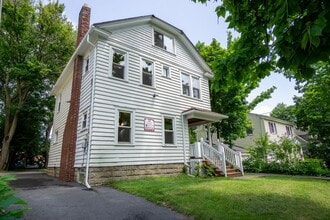 Building Photo - 225 Lennox Ave