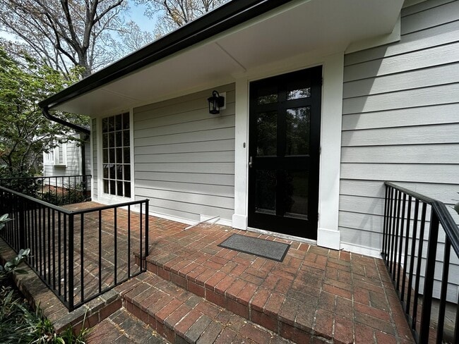 Photo - 101 E Lewis Rd House