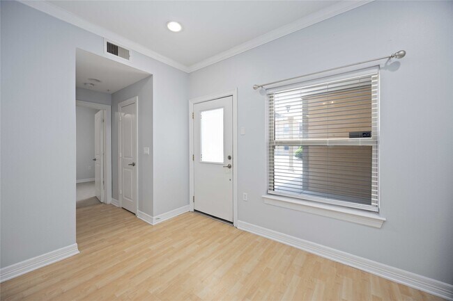 Foto del edificio - 3501 Chenevert St