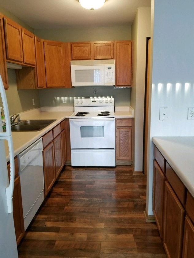 Building Photo - 6935 70th Ct