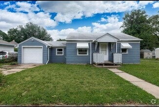 Building Photo - 312 S Poplar St