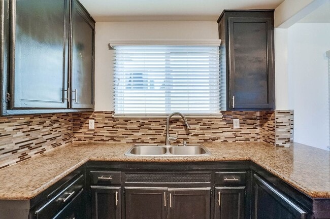 Foto del edificio - 4462 1/2 W 59th St-