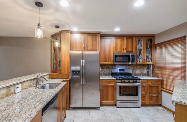 Foto del edificio - 750 W Happfield Dr