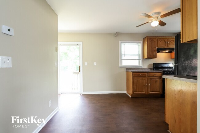 Building Photo - 551 Westgate Dr