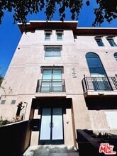 Building Photo - 552 N Hobart Blvd