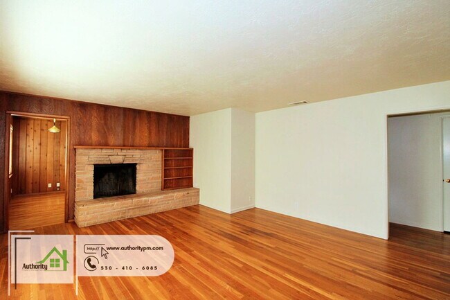 Foto del edificio - 2350 Bonnie Dr