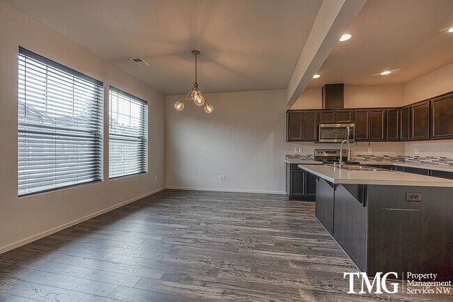 Building Photo - Inviting Vancouver 3 BD Home Near Parks