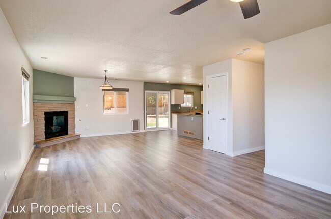 Building Photo - 4 br, 2.5 bath House - 5200 River Ridge Av...