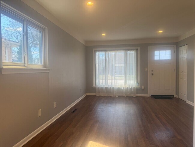 Foto del edificio - 4631 Ziegler St