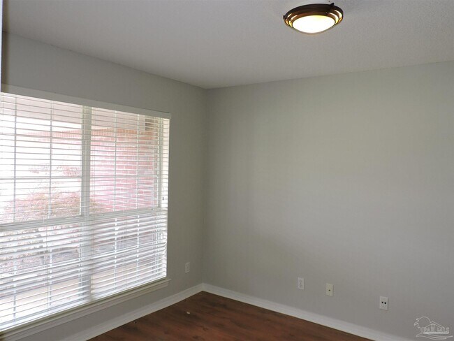Building Photo - 5097 Chinook Ave