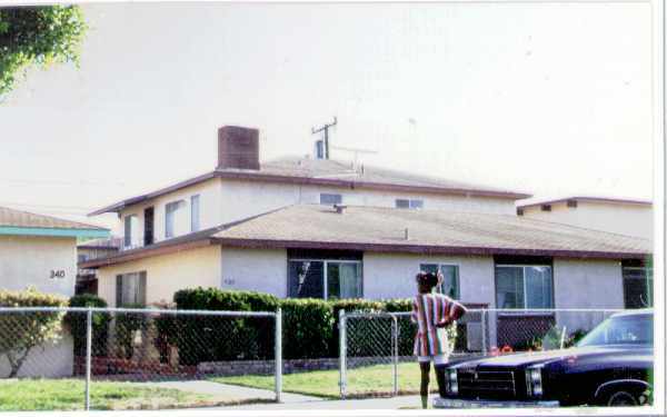 Building Photo - 400 Canterbury Way