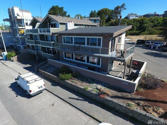 Foto del edificio - 3318 Beach Dr SW