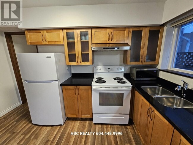 Building Photo - 2bed Parker St