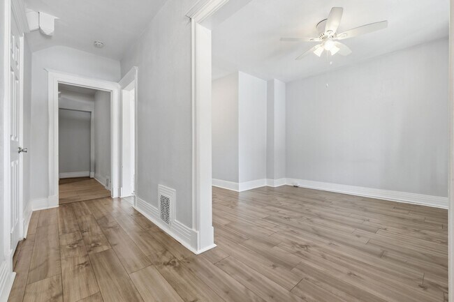 Photo - 936 N Ogden St Apartment