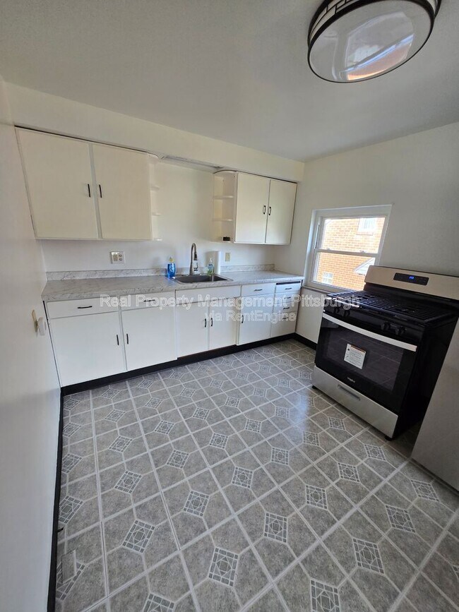 Foto del edificio - 4744 Lougean Ave