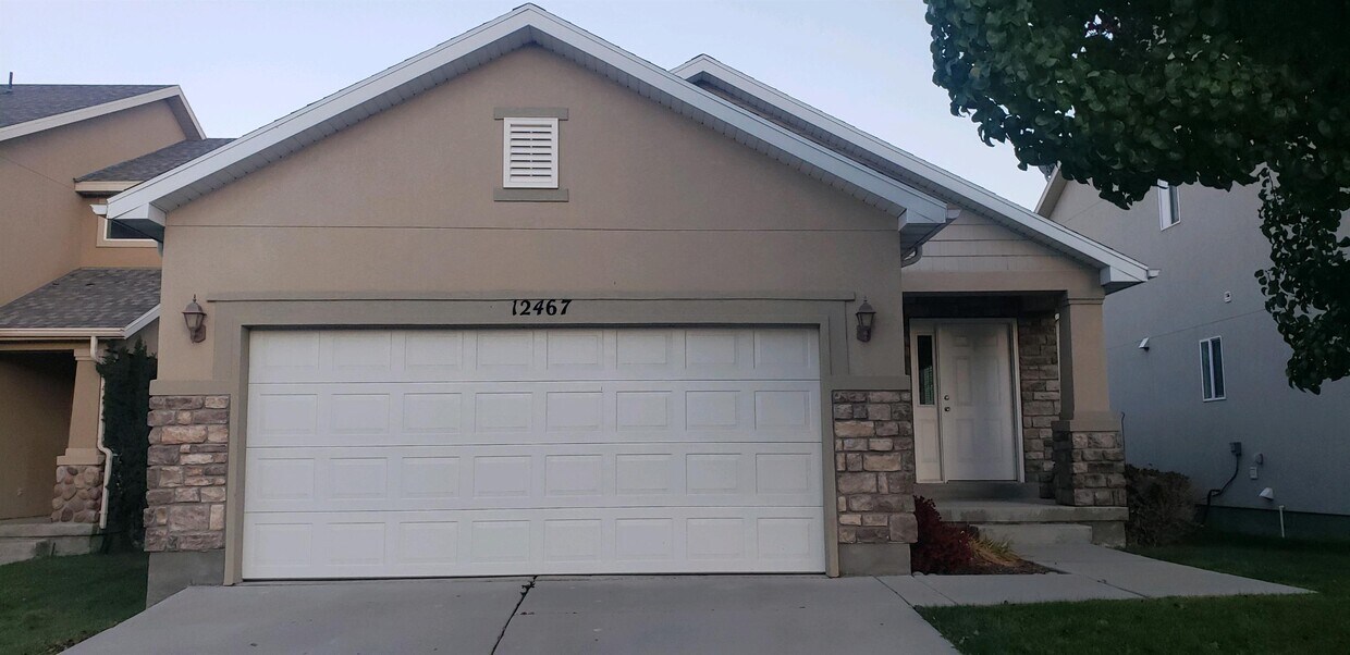 12467 S Iron Sight Way, Herriman, UT 84096 House Rental in Herriman