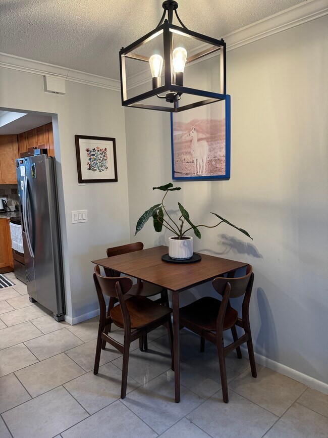 Foto del edificio - 236 Castlewood Dr