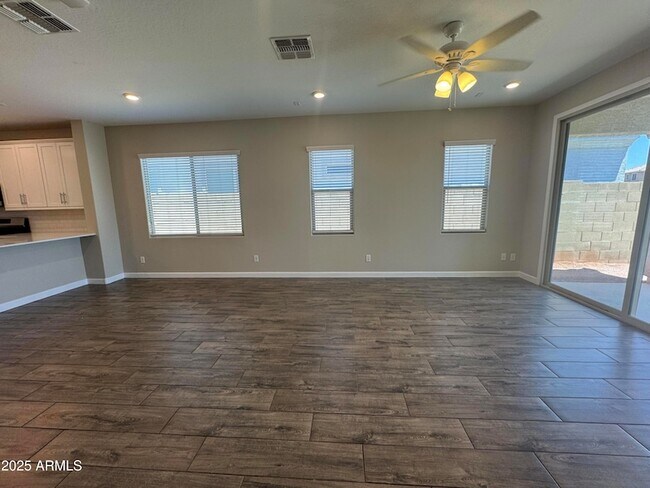 Building Photo - 55 N 197th Dr