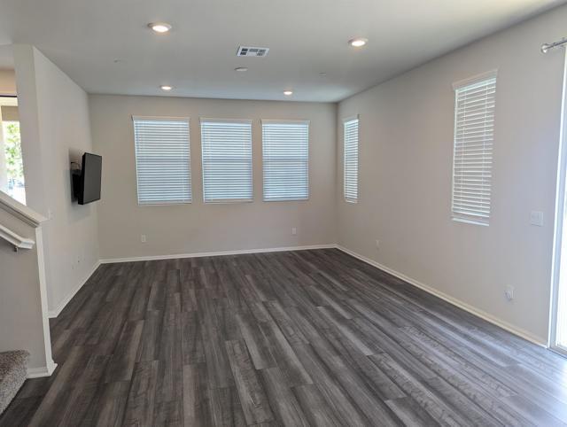 Foto del edificio - 28127 Ashtree St