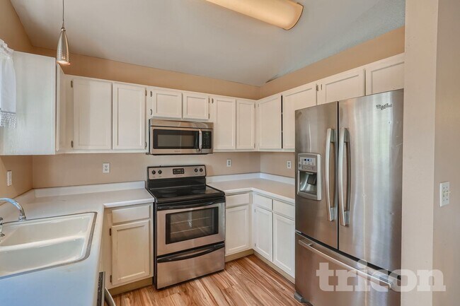 Foto del edificio - 4650 Dooley Way
