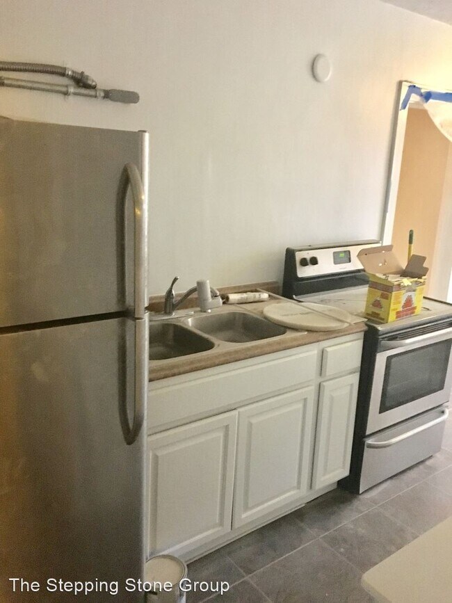Building Photo - 2 br, 1 bath Condo - 3004 Ottawa Ave S 300...