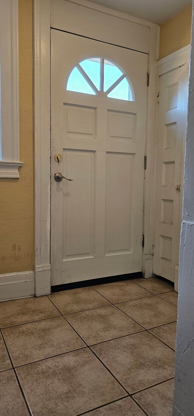 Foto del edificio - 1442 N Humboldt St