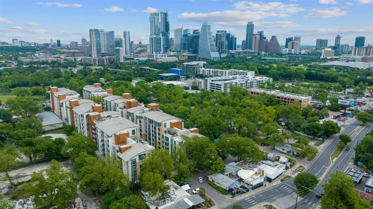 Foto principal - Beautiful at Barton Place!