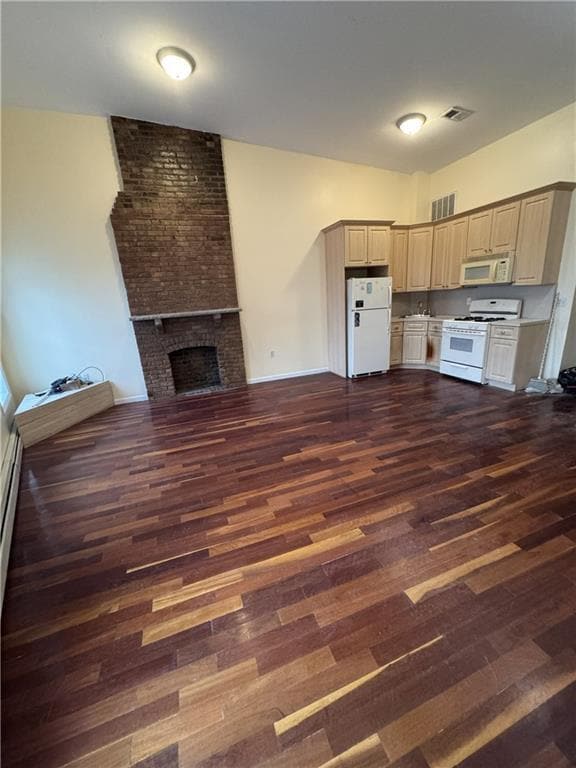 Building Photo - 500 Bay St