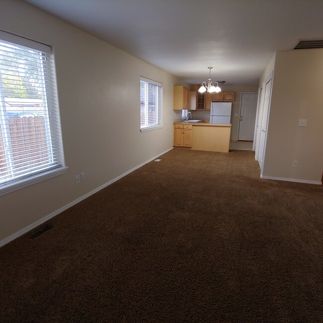 Open plan living, dining, kitchen - 3827 W Alpine St