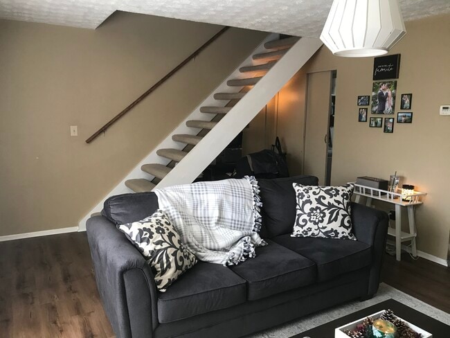Building Photo - 507 Halia Crest