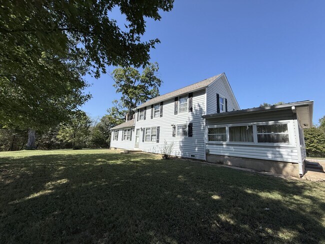 Foto del edificio - 383 Westover Rd