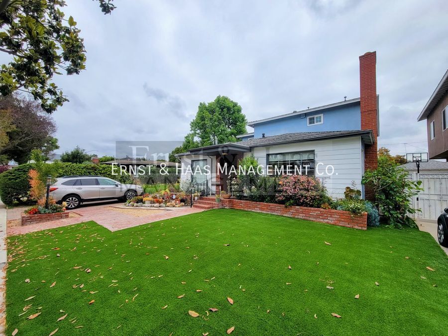 Primary Photo - Exquisite 5 Bedroom Home in Prime Alamitos...