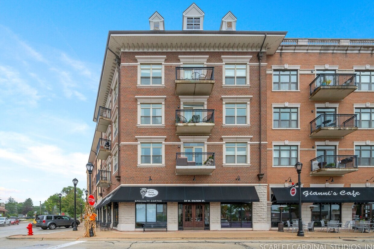 24 W Station St Unit 216W, Palatine, IL 60067 Condo for Rent in