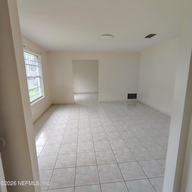 Building Photo - 5427 Hickson Rd