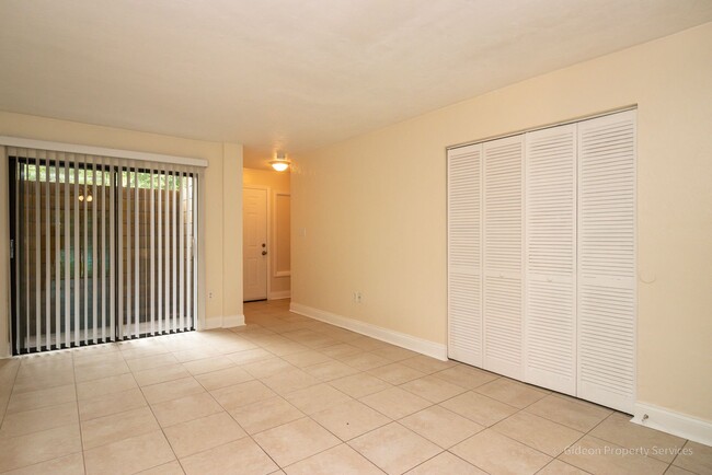 Building Photo - Cedar Ridge 717 A - D