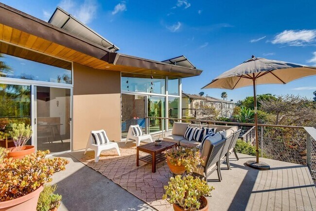 Foto del edificio - 3066 Nile St