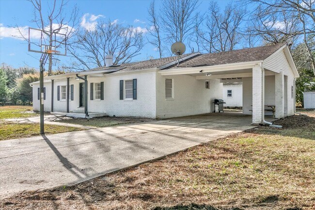 Foto del edificio - 185 Weiss Bluff Rd