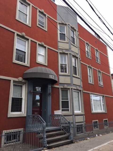 Primary Photo - 112 Bowers St