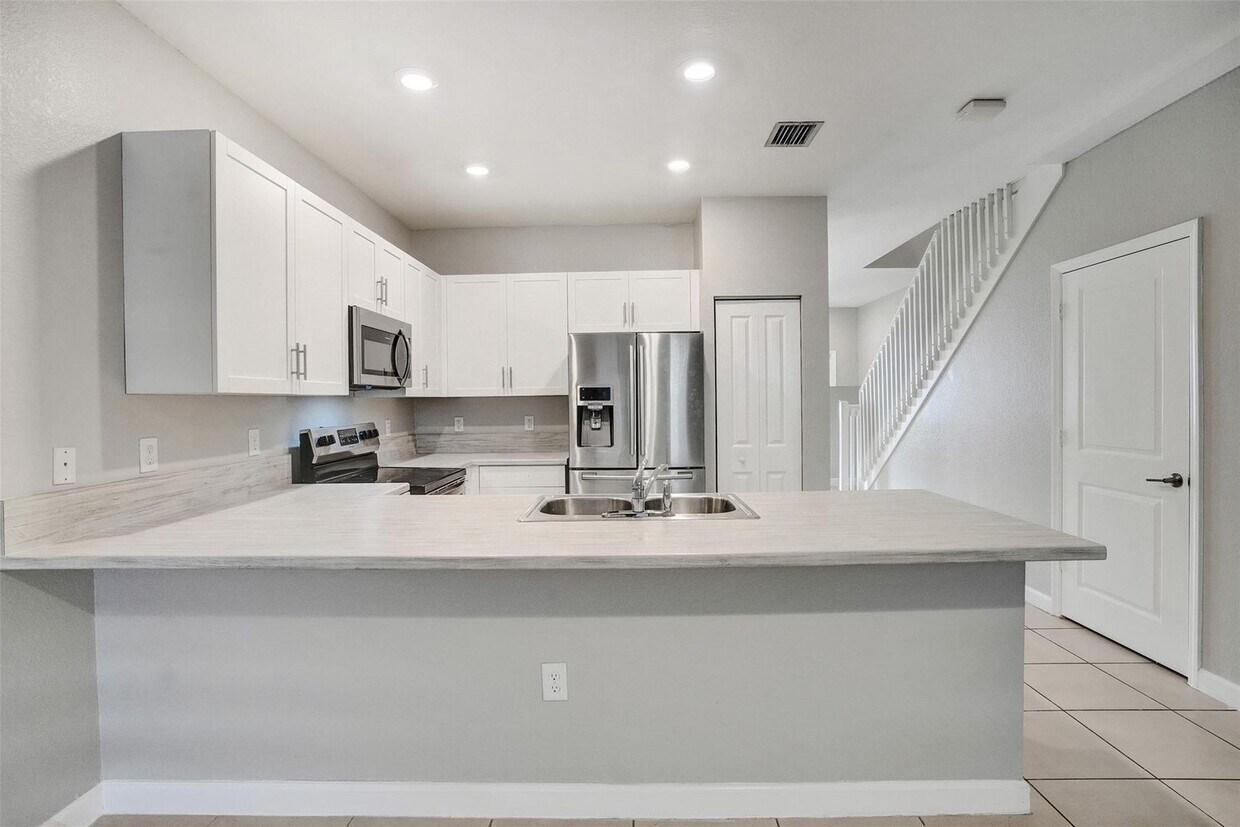 Foto principal - 389 NE 208th Terrace