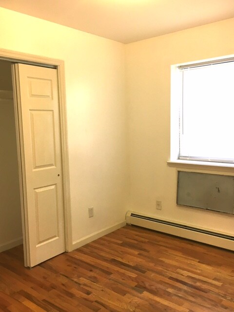 Building Photo - 260 Skillman Ave