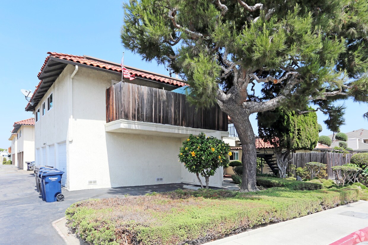 Building Photo - 16801 Bardon Ln