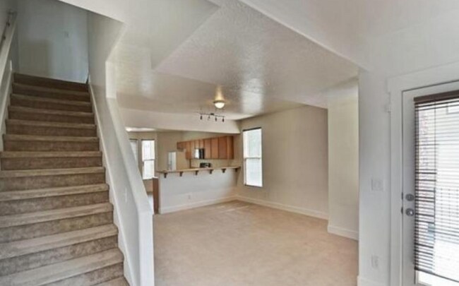 Building Photo - 173 W Barry Links Way