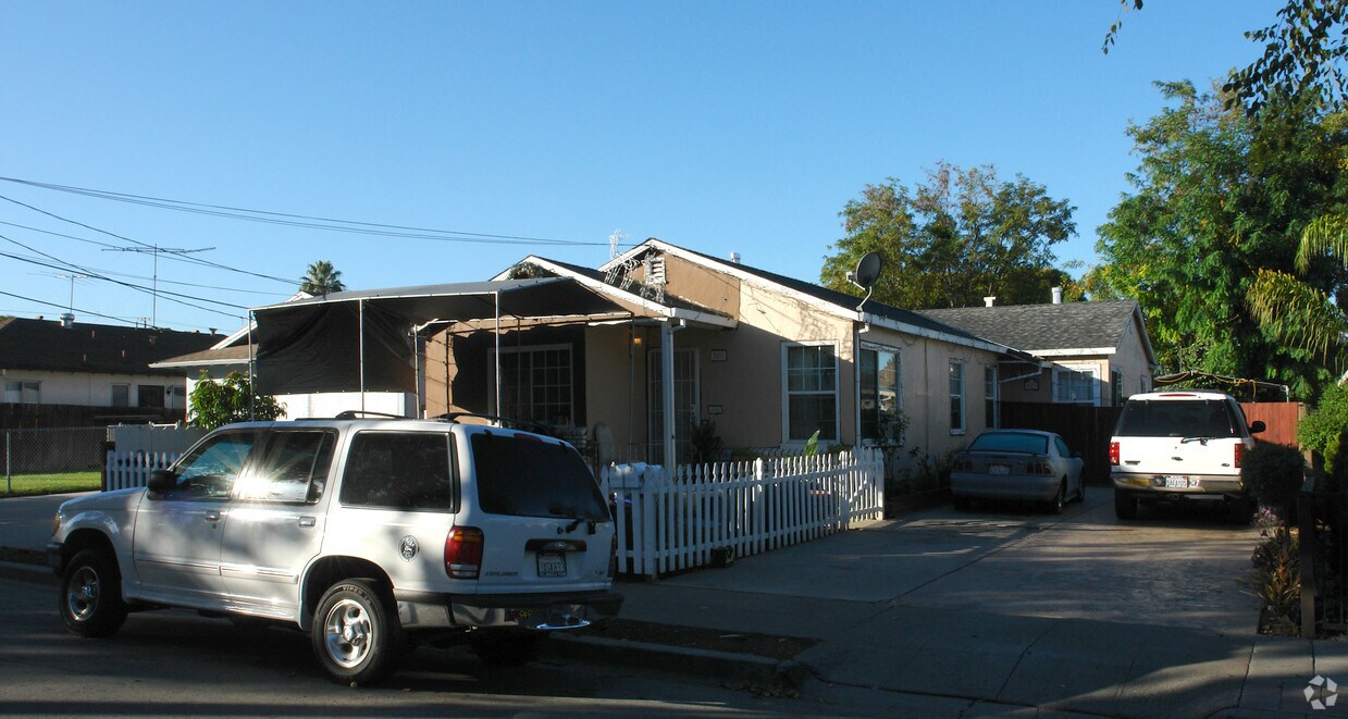Primary Photo - 327-329 N 20th St