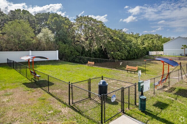 Parque para perros - Crescent by Stella Homes
