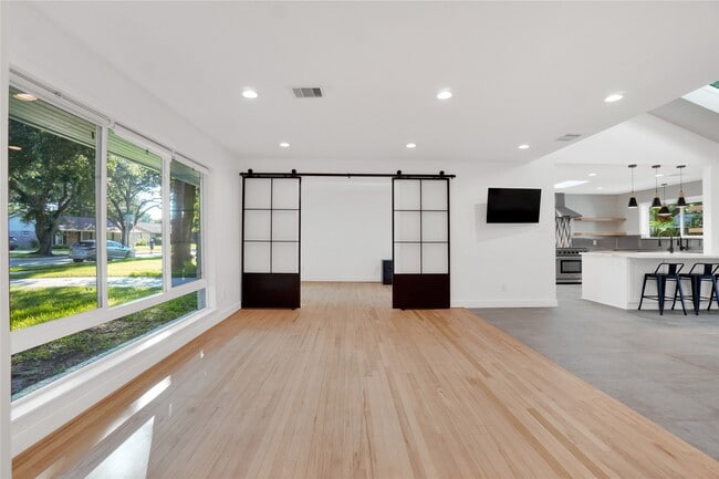 Building Photo - 5226 Kinglet St