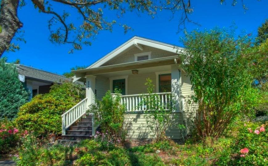 Foto principal - 2 bedroom in Seattle WA 98103
