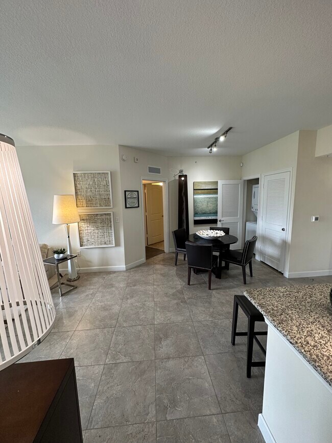 Foto del edificio - 4678 NW 113th Pl