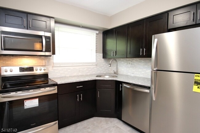 Building Photo - 515 Andria Ave