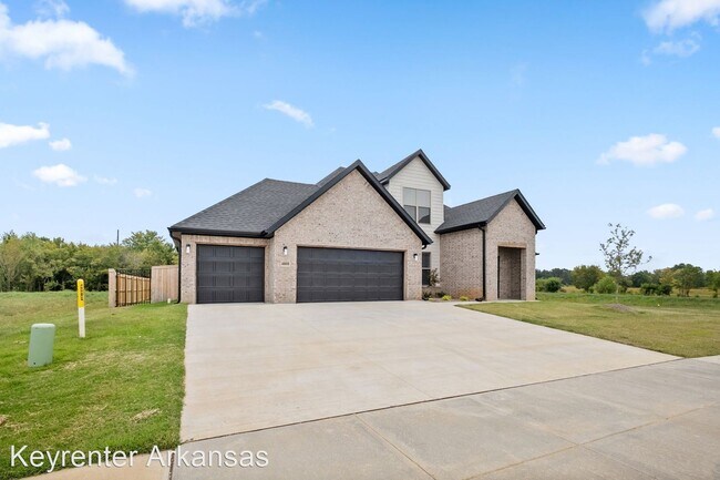 Foto del edificio - 4 br, 2.5 bath House - 4805 SW Scarlet Oak St