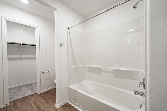 Building Photo - 9123 Estes Lks Dr